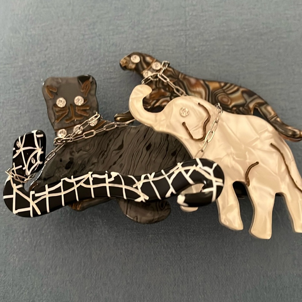 Vintage hair clip